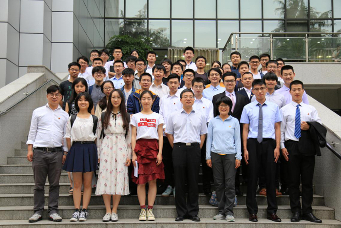 我校举办五星级学生社团评选答辩_手机新浪网