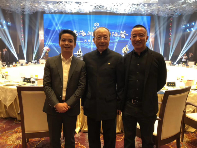 唐军和海航集团董事长陈峰合影&nbsp;