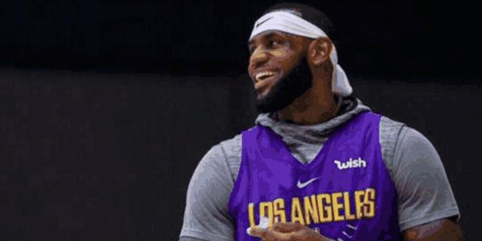 湖人确定詹姆斯首场比赛,沃顿限制其时间,避免