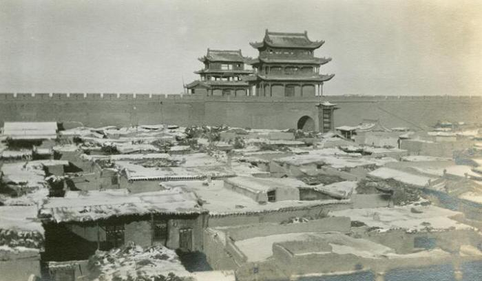 &nbsp;纪录片《河西走廊之嘉峪关》剧照（片方供图）