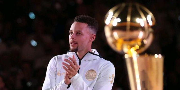 库里:李哥给我打电话了,说有一个库日地要顶替