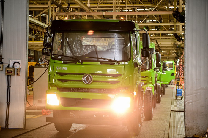 东风华神整车陆续下线