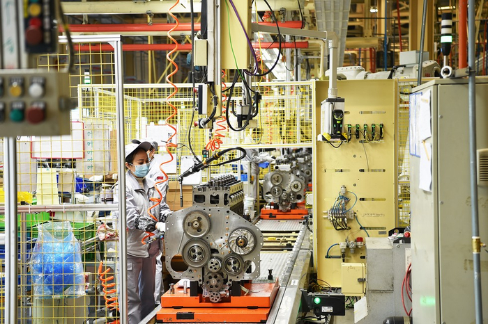 东风商用车动力总成事业部生产场景