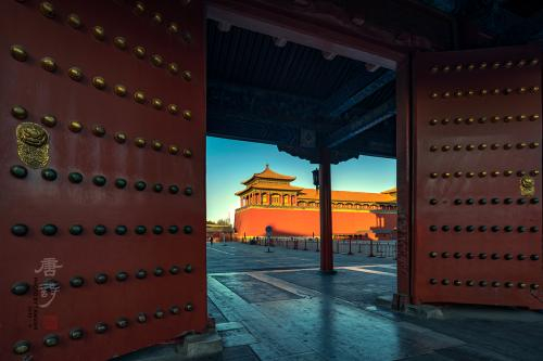  《皇城轶事》。2018年12月，北京故宫午门广场。苏唐诗 摄