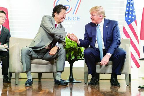 ▲8月25日，特朗普和安倍在G7峰会期间举行了贸易谈判。&nbsp;|&nbsp;东方IC