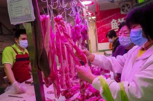 比市价便宜10%以上！广州街坊可到这些店买低价猪肉