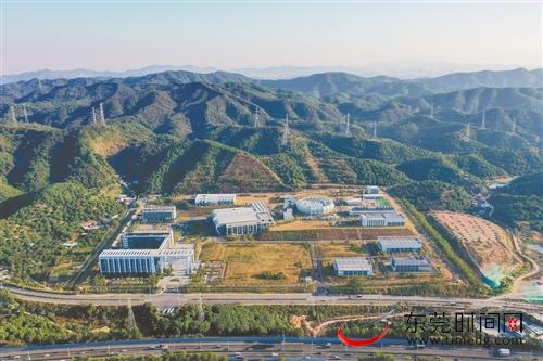 ■今年以来，松山湖科学城内的中国散裂中子源取得快速发展 记者 程永强 摄