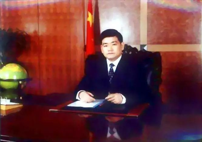  涂建华早期照片