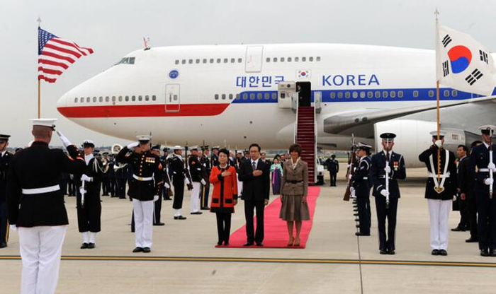  2011年时任韩国总统李明博访美照片（图片来源：韩国《中央日报》）&nbsp;