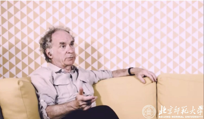 加州艺术学院和斯坦福大学教授巴里·卡茨致辞