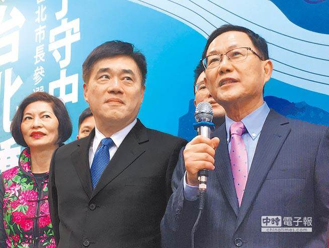 左二郝龙斌 右丁守中