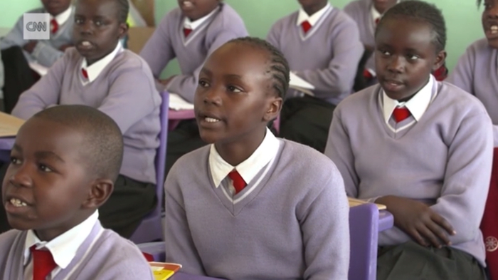  正在朗读中文的非洲学生（CNN）