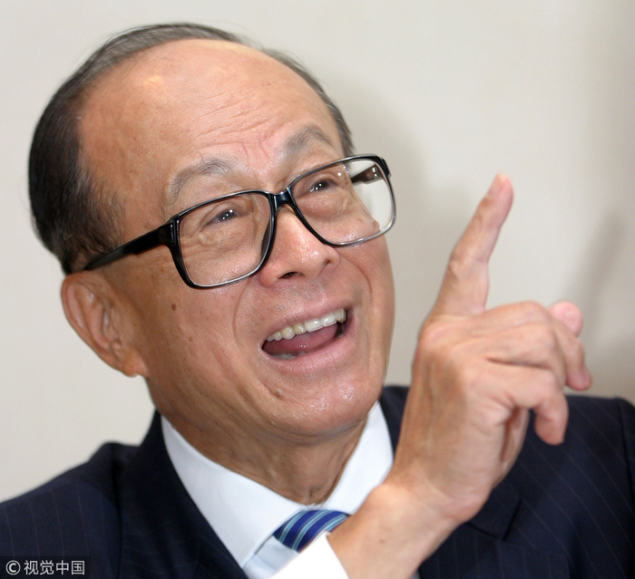  2018年3月16日，香港长和集团主席李嘉诚卸任董事会主席一职。图源：视觉中国