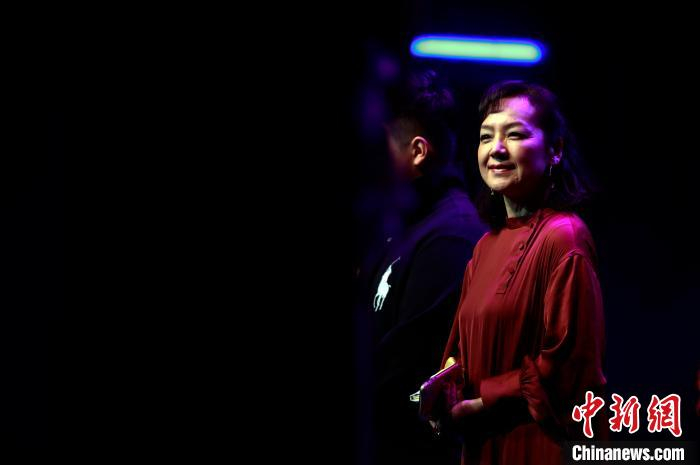 “小鹿纯子”在彩排中。　汤彦俊 摄