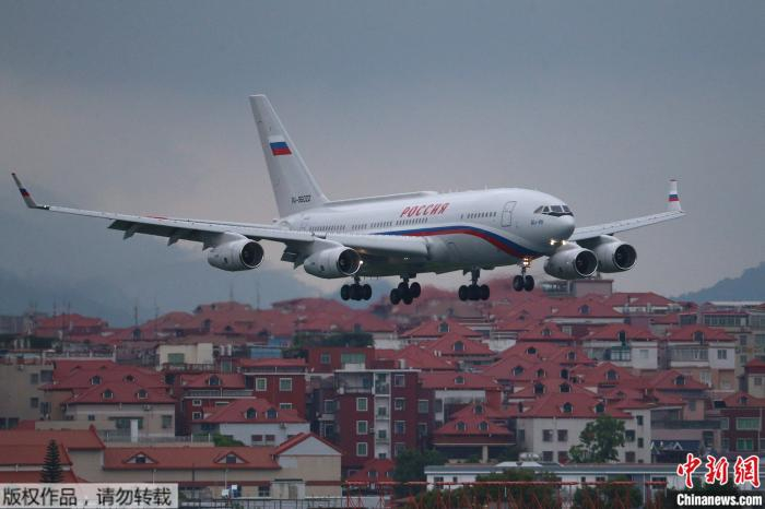  俄罗斯总统普京专机 伊尔-96-300。