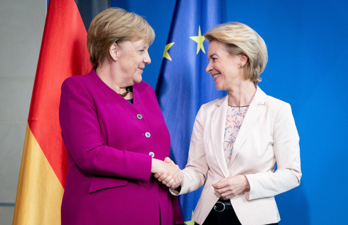  默克尔与冯德莱恩。图自IC photo