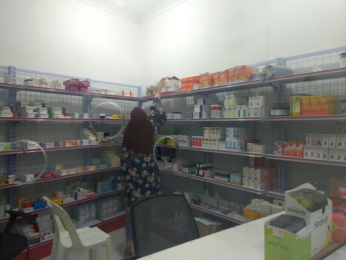 居民岛上的药店里口罩还可以买到。不过，在马尔代夫，戴口罩的观念与中国不同。 Tracy 图