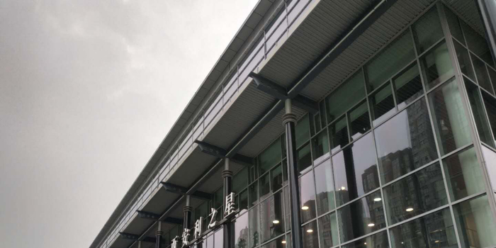 西安奔驰女车主 大闹 4S店的背后_手机新浪网