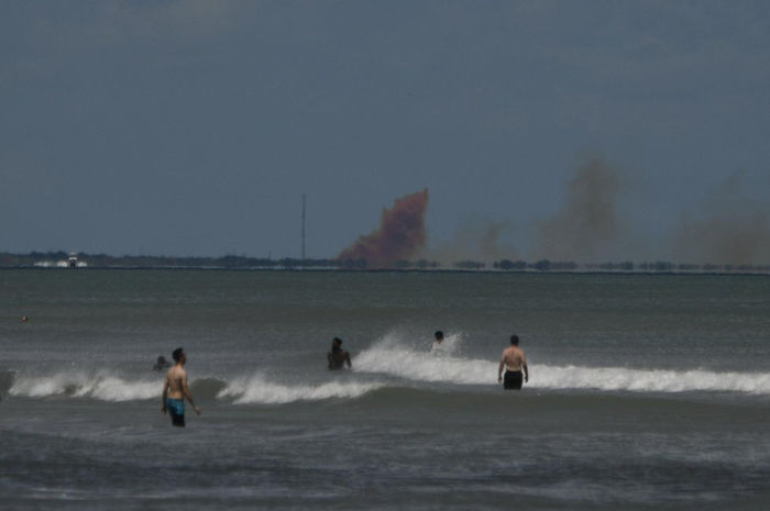 龙飞船在测试中发生爆炸 图自社交媒体