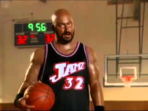 “鸡毛”曾假装自己是卡尔·马龙 视频截图