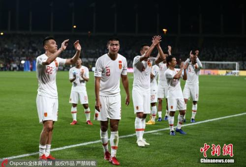 　　当地时间1月16日，中国男足迎来亚洲杯小组赛最后一轮较量，最终国足0：2不敌韩国，以小组第二的身份出线。图片来源：Osports全体育图片社