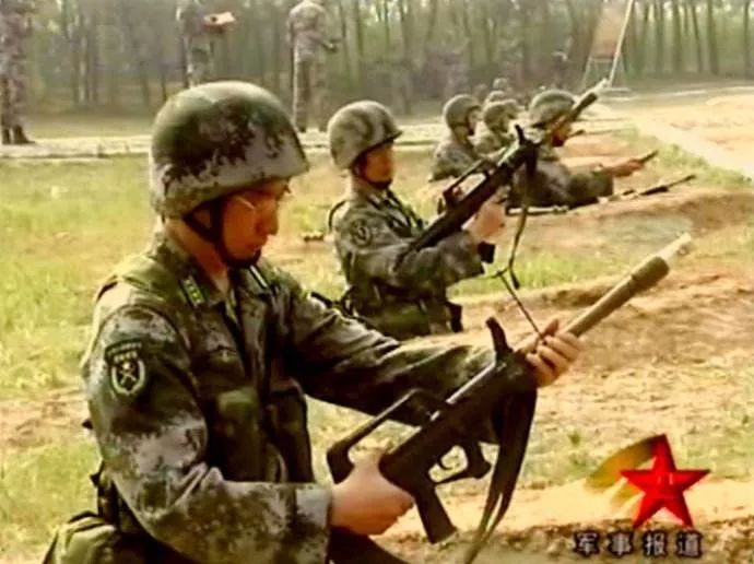 缅甸仿制中国97步枪配美国枪榴弹，那为啥95很少用榴弹？｜轻武专栏