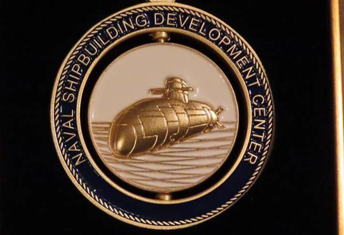 台媒称台军纪念品图案就是“潜舰自造”潜艇外观设计（图片来源：台湾《联合报》）