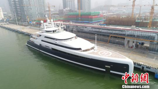 超级游艇Illusion Plus（幻想号）　邓中昆　摄