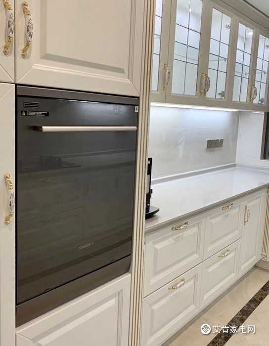 嵌入式的COLMO洗碗机