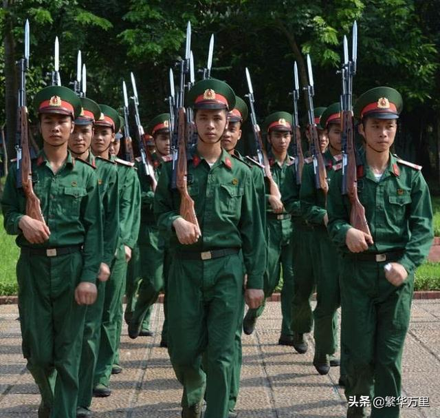 越南仪仗队的礼宾枪，与中国三军仪仗队，为何非常相似？