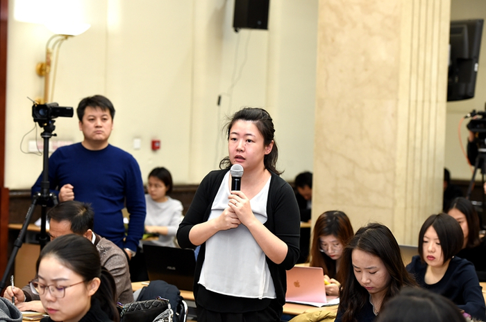 彭博社记者提问