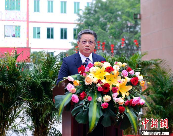 彭晓春在仪式上讲话。　蒋雪林 摄