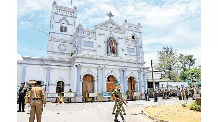 爆炸案发生后的圣安东尼教堂/斯里兰卡《每日新闻》