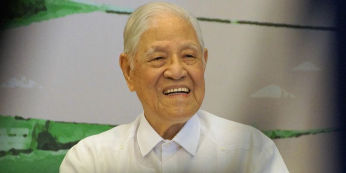 李登辉妄言台湾已独立 台网友批:忘恩负义!