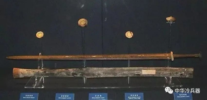 谁说汉剑不是用来战斗的?战场剑与礼器剑,究竟有何区别?