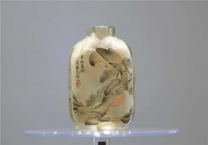 鼻煙壺 中國美術 琉璃 雞油黃 時代（清末〜民国） 鼻煙壺 中國美術 琉璃 雞油黃 時代（清末〜民国） 鼻煙壺 中國美術