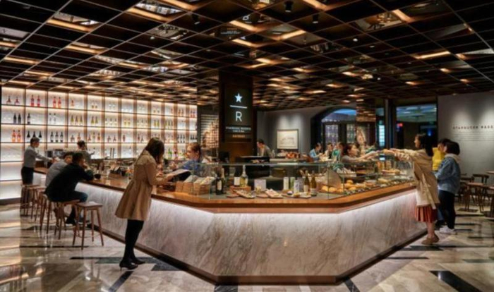  今年4月，星巴克臻选咖啡·酒坊亮相上海外滩源。（供图）