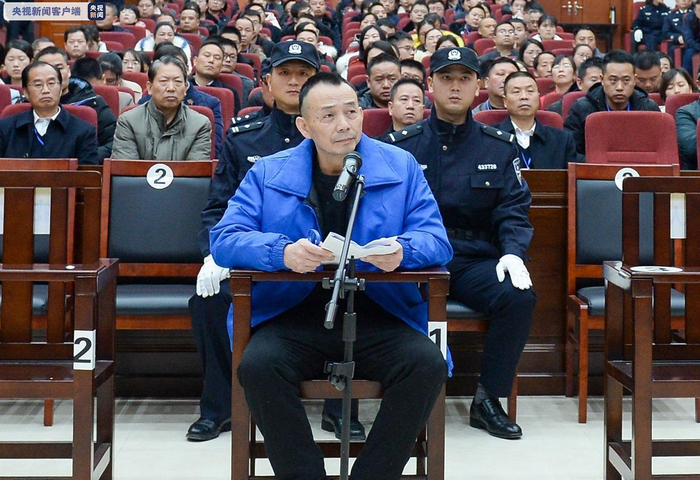  ↑被告人杜少平 图据央视新闻