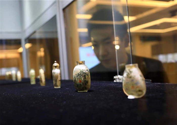 百余件清末民国内画鼻烟壶亮相琉璃厂_手机新浪网