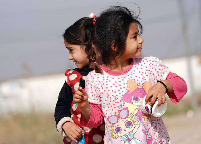 生活在聚居区的孩子。