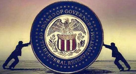 美元的发行权看似在私人性质的美联储，可追根溯源在政府发行的国债