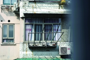 案发地404室窗帘紧闭