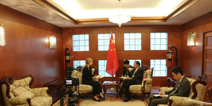 瑞典媒体称中国迫害藏族维族?我驻瑞典大使驳