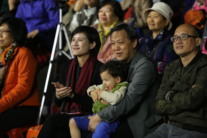  郑丽君与老公儿子资料图 图片来自台媒