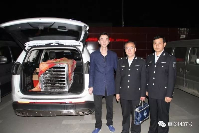 ▲3月19日凌晨，嘉祥县相关部门没收涉案海狮。&nbsp;&nbsp; &nbsp;&nbsp;嘉祥县农业农村局供图