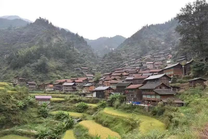 仍处于贫困中的贵州省黔东南剑河县南哨镇翁座村