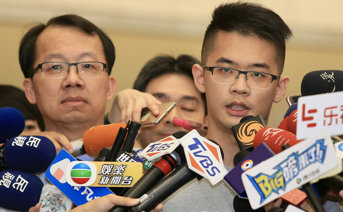 李敖儿子李戡（右） 