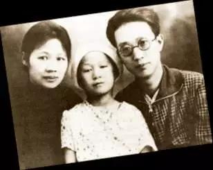  瞿秋白与家人。