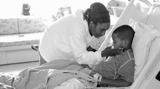 　　丹佛市9岁男童Jayden Broadway患有EV-D68引发的呼吸问题。该病毒还可能导致肌肉瘫痪。中国科学报 图