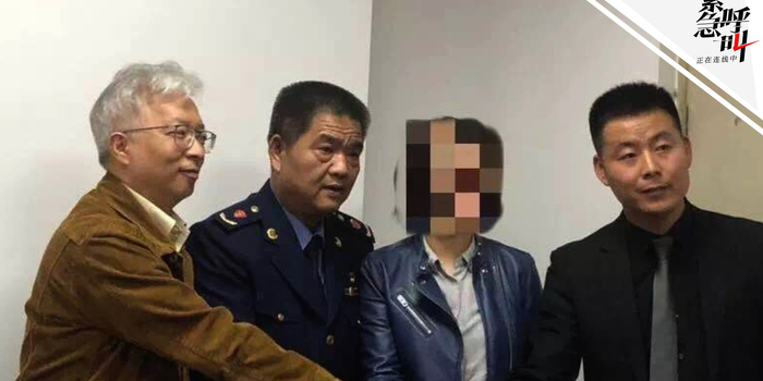 维权奔驰女车主和解现场录音:对结果很满意